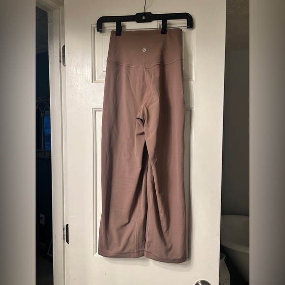 Lululemon Align™ Super-High-Rise Wide Leg Crop 23" in Cacao - Picture 5 of 7